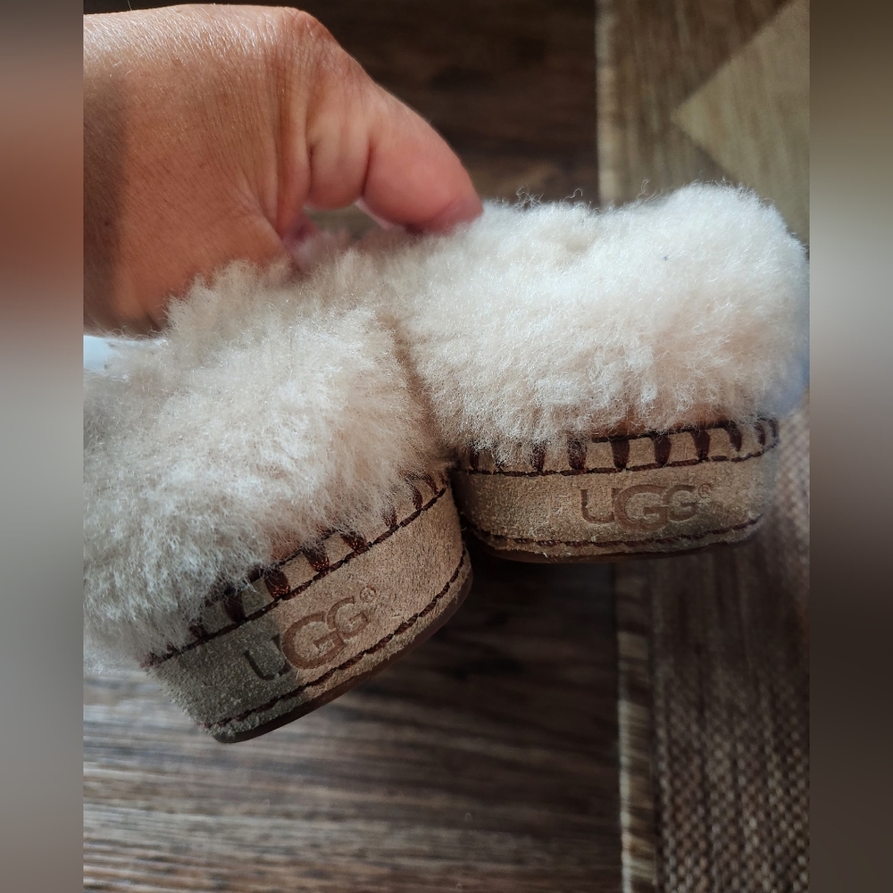 Ugg Cozy Suede Shearling Lined Slip On - Tan & Cream - Picture 2 of 6